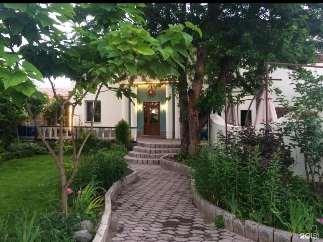 Strelets Hotel Bishkek Exterior foto